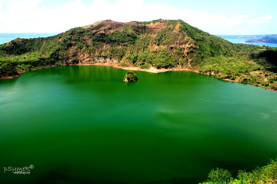 Taal Lake in Philippines 1