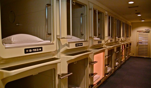 فندق الكبسولة باليابان 1