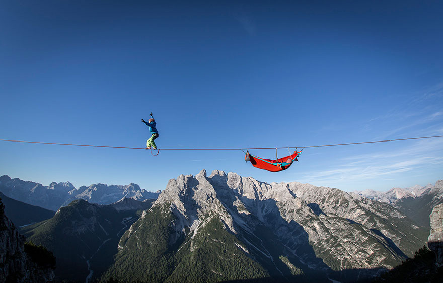 الأسرّة المعلّقة بين قمم جبال الألب في إيطاليا 3
