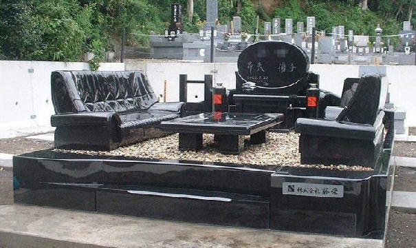 أغرب المقابر 1