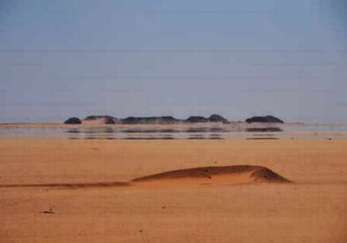 السراب في الصحراء السراب في الصحراء